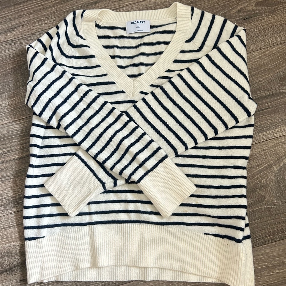 Old Navy Women's V-Neck Sweater - Cream and Black Stripes